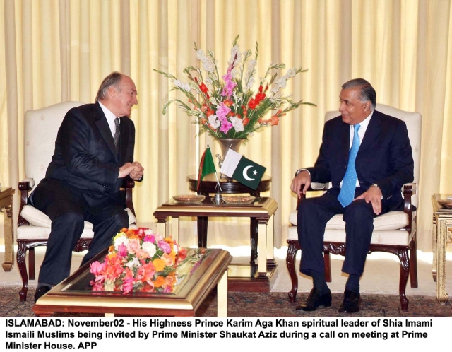 20061102islamabad05 ISLAMABAD: November02 - His Highness Prince Karim Aga Khan spiritual leader of Shia Imami Ismaili Muslims being invited by Prime Minister Shaukat Aziz during a call on meeting at Prime Minister House. APP